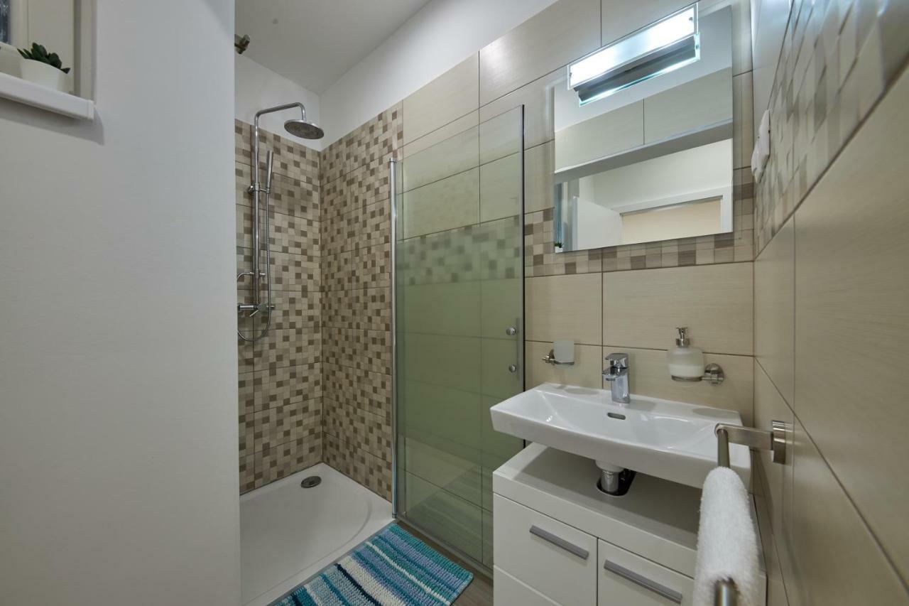 Le Monde Apartment Bratislava - Amazing 5Bdr In Downtown Kültér fotó