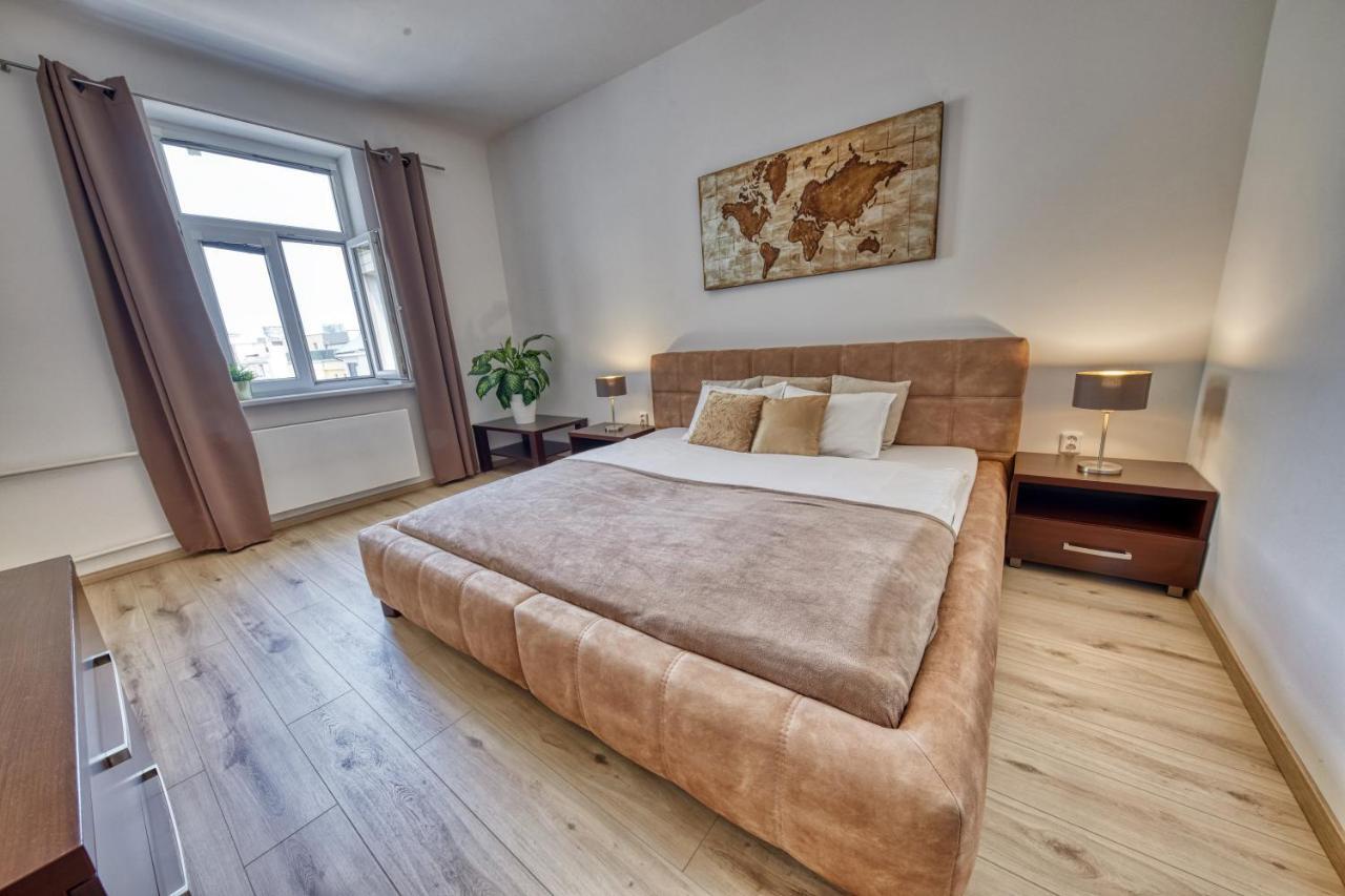 Le Monde Apartment Bratislava - Amazing 5Bdr In Downtown Kültér fotó
